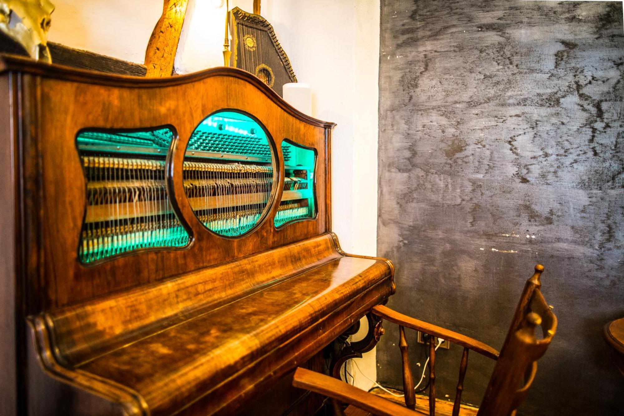 Bookeinfach Bad Ems - Private - Sauna Jacuzzi Whirlpool Swimmingpool Alahna Sup Beachvolleyball Billiards Ping Pong Cinema Theater Music Disco Ball Bbq Und Parkplaetze Εξωτερικό φωτογραφία
