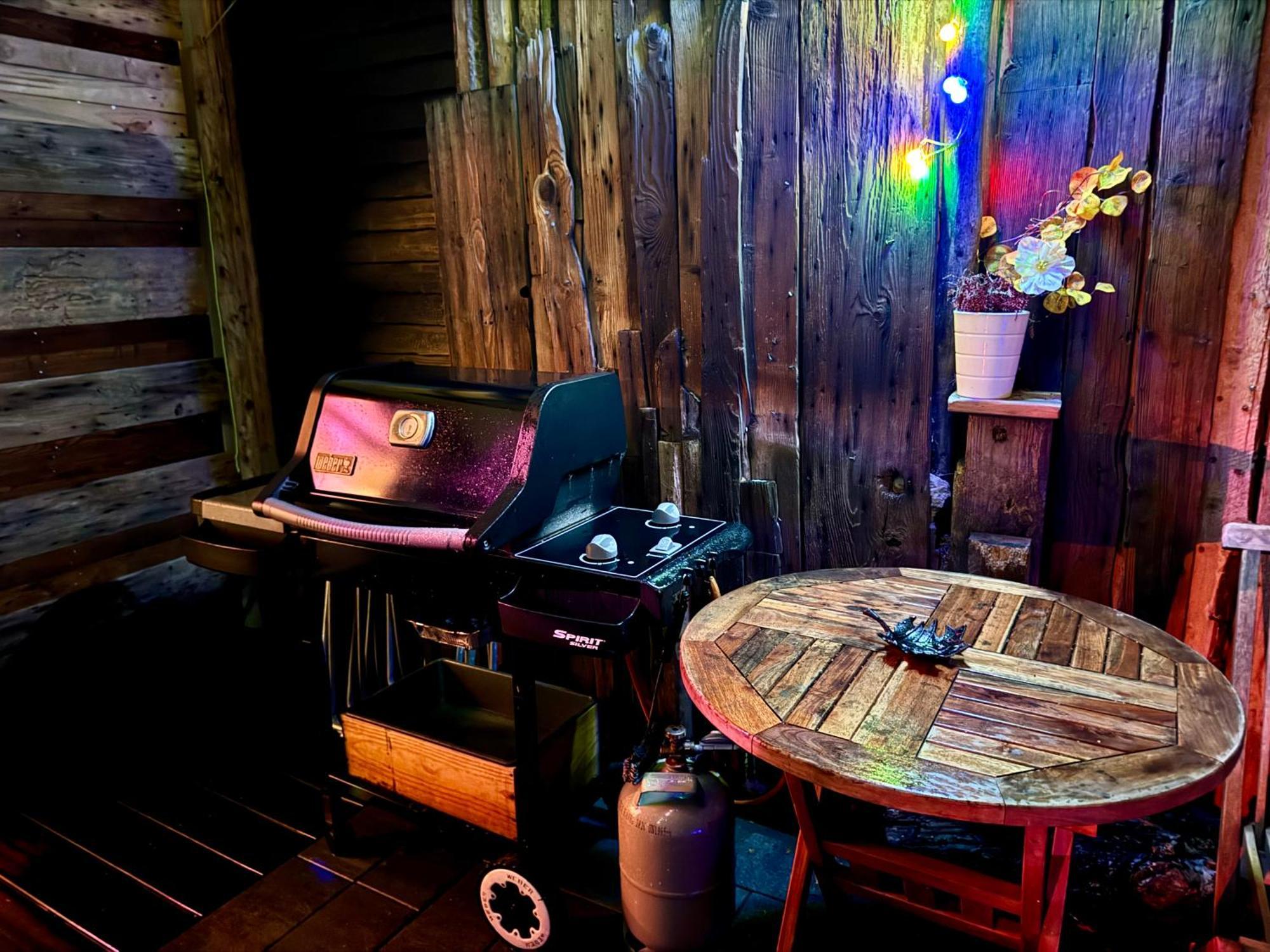Bookeinfach Bad Ems - Private - Sauna Jacuzzi Whirlpool Swimmingpool Alahna Sup Beachvolleyball Billiards Ping Pong Cinema Theater Music Disco Ball Bbq Und Parkplaetze Εξωτερικό φωτογραφία