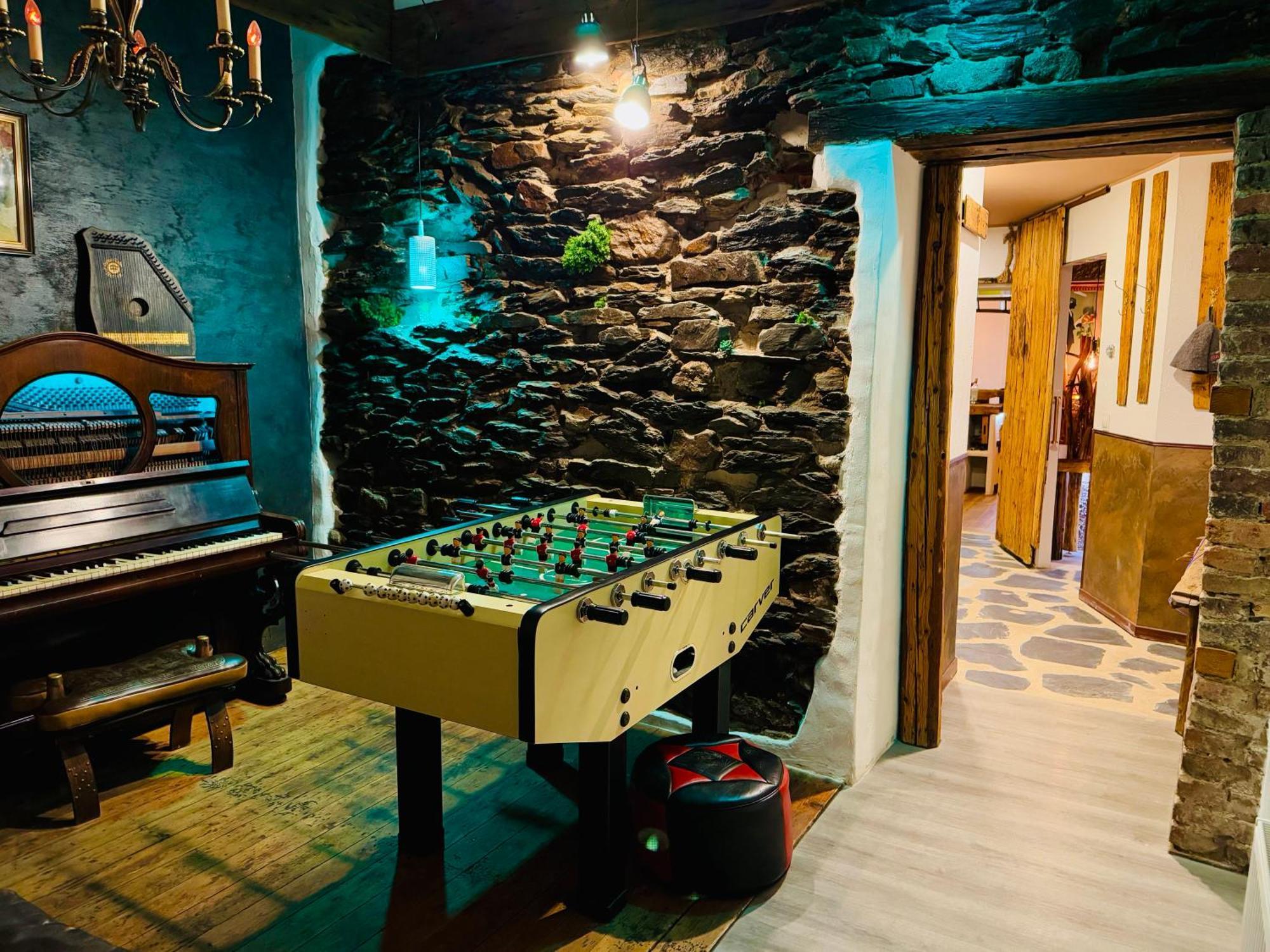 Bookeinfach Bad Ems - Private - Sauna Jacuzzi Whirlpool Swimmingpool Alahna Sup Beachvolleyball Billiards Ping Pong Cinema Theater Music Disco Ball Bbq Und Parkplaetze Εξωτερικό φωτογραφία