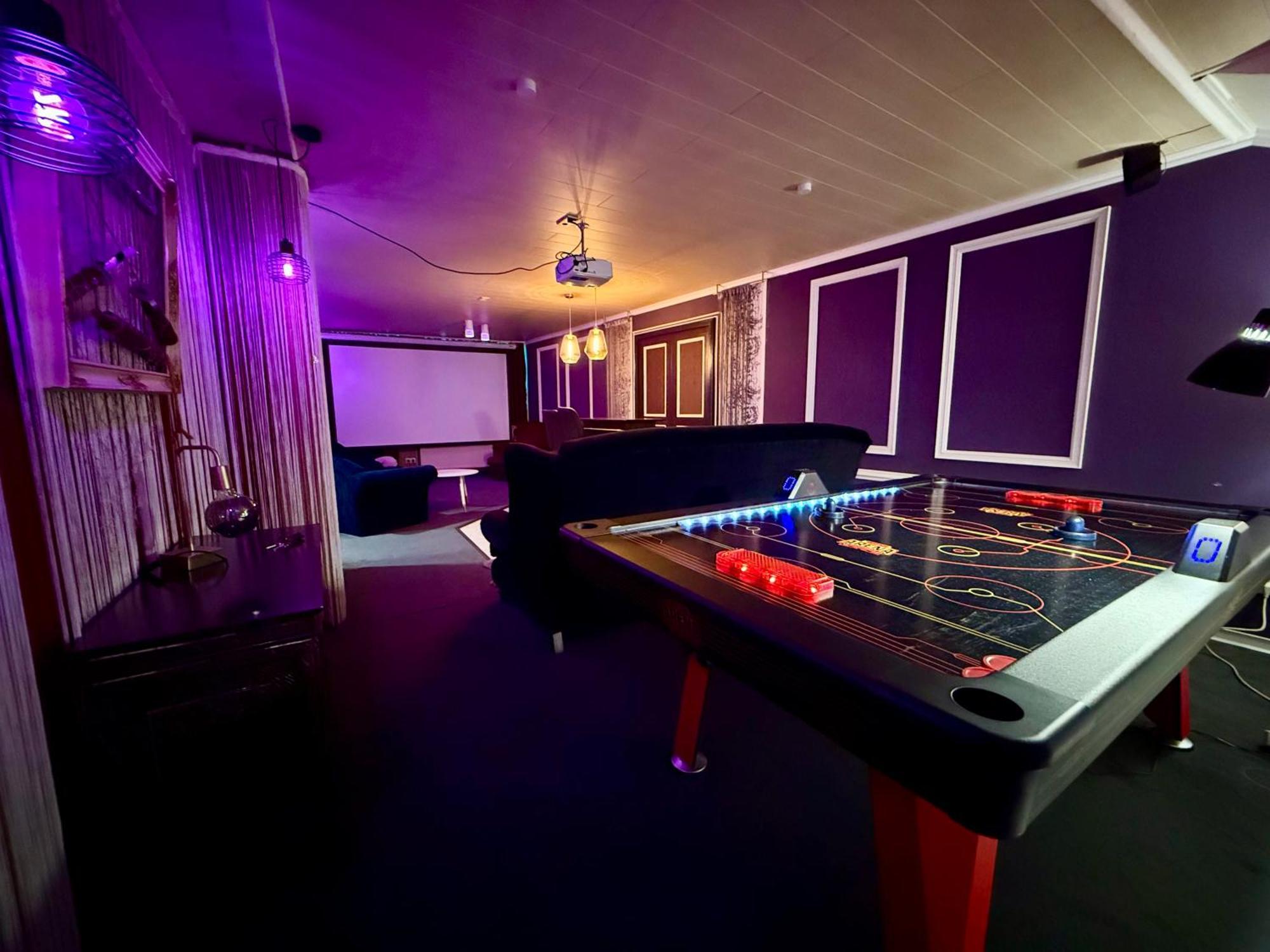 Bookeinfach Bad Ems - Private - Sauna Jacuzzi Whirlpool Swimmingpool Alahna Sup Beachvolleyball Billiards Ping Pong Cinema Theater Music Disco Ball Bbq Und Parkplaetze Εξωτερικό φωτογραφία