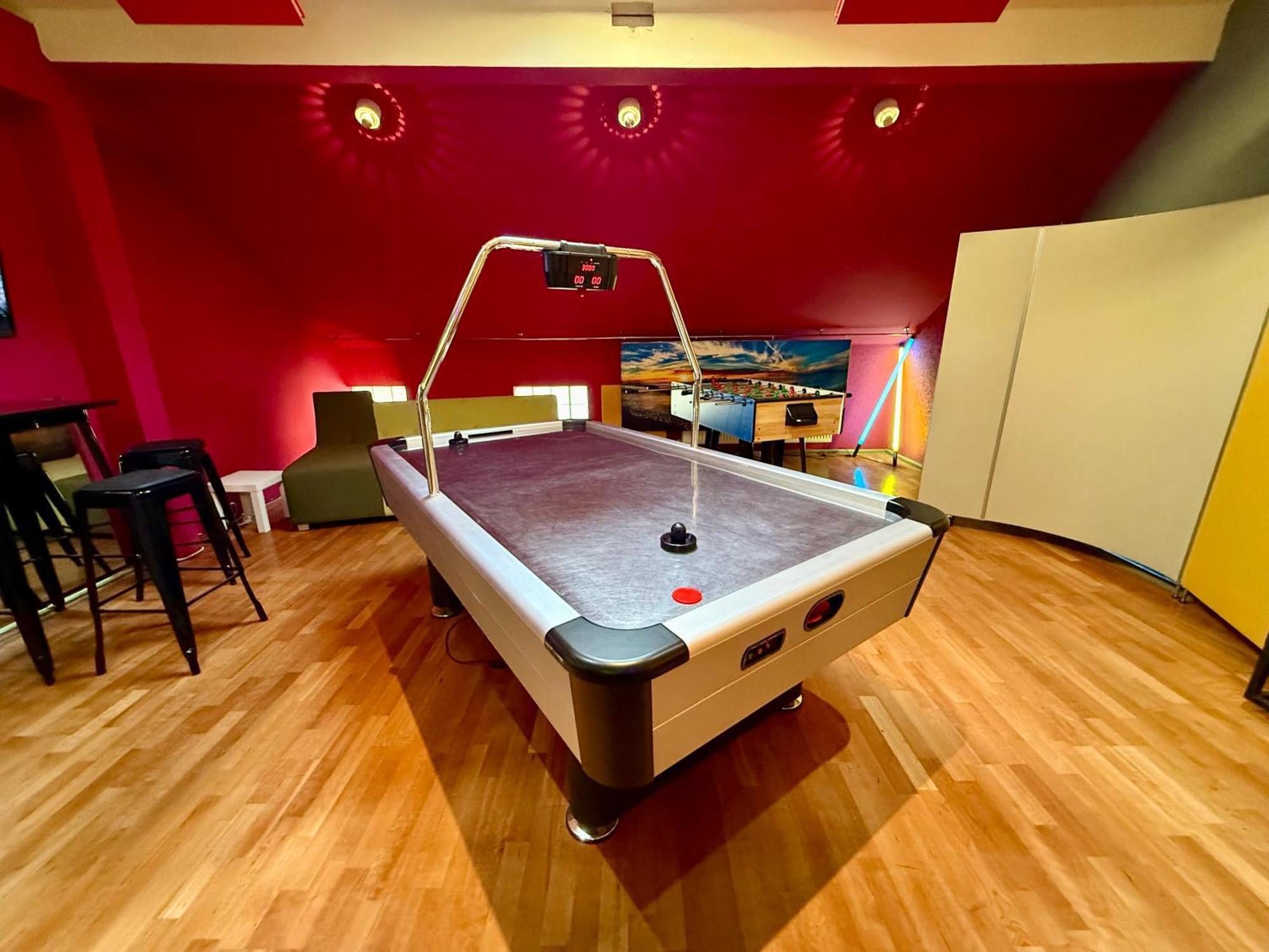 Bookeinfach Bad Ems - Private - Sauna Jacuzzi Whirlpool Swimmingpool Alahna Sup Beachvolleyball Billiards Ping Pong Cinema Theater Music Disco Ball Bbq Und Parkplaetze Εξωτερικό φωτογραφία